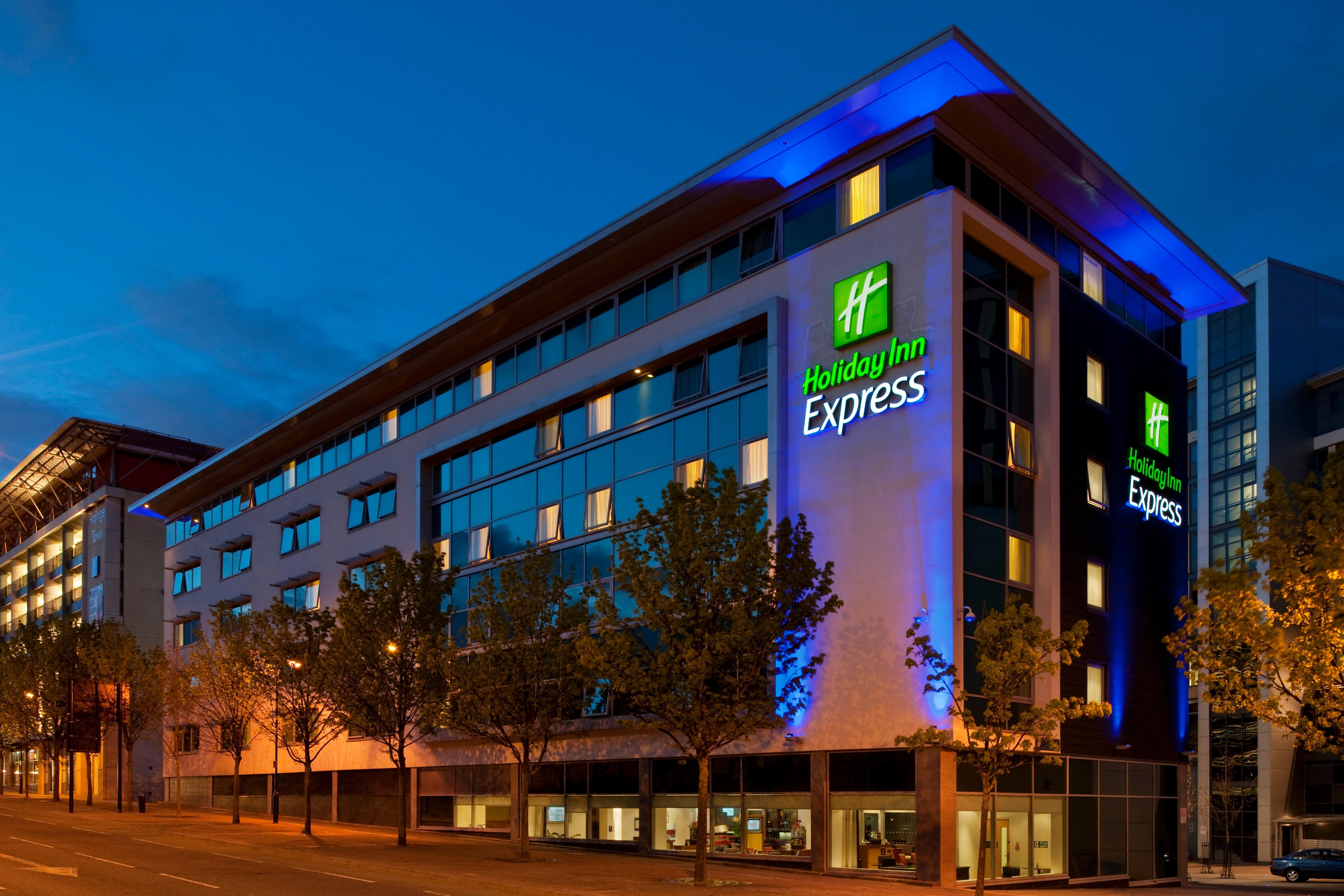 Holiday Inn Express Newcastle City Centre By Ihg Exterior photo