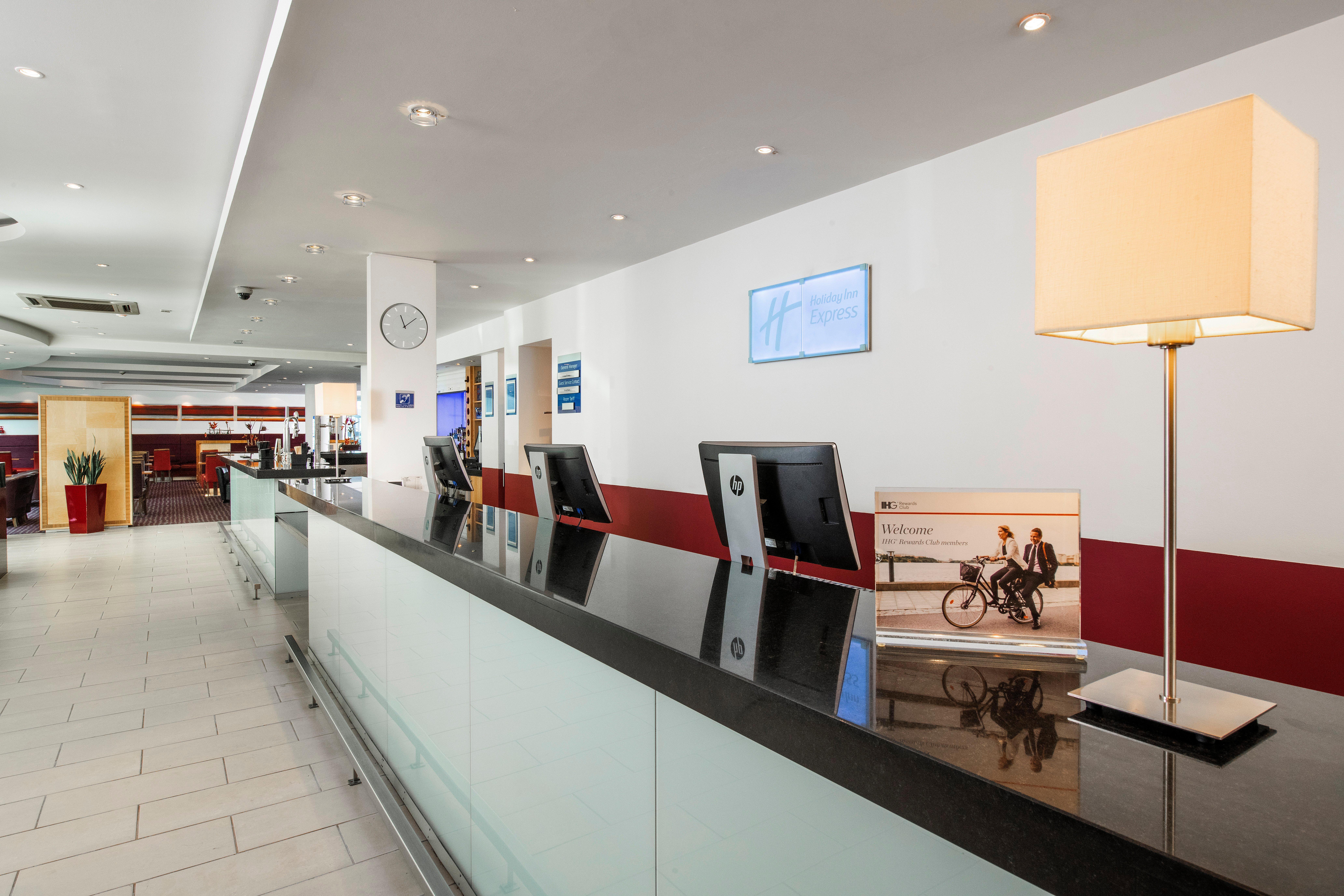 Holiday Inn Express Newcastle City Centre By Ihg Exterior photo