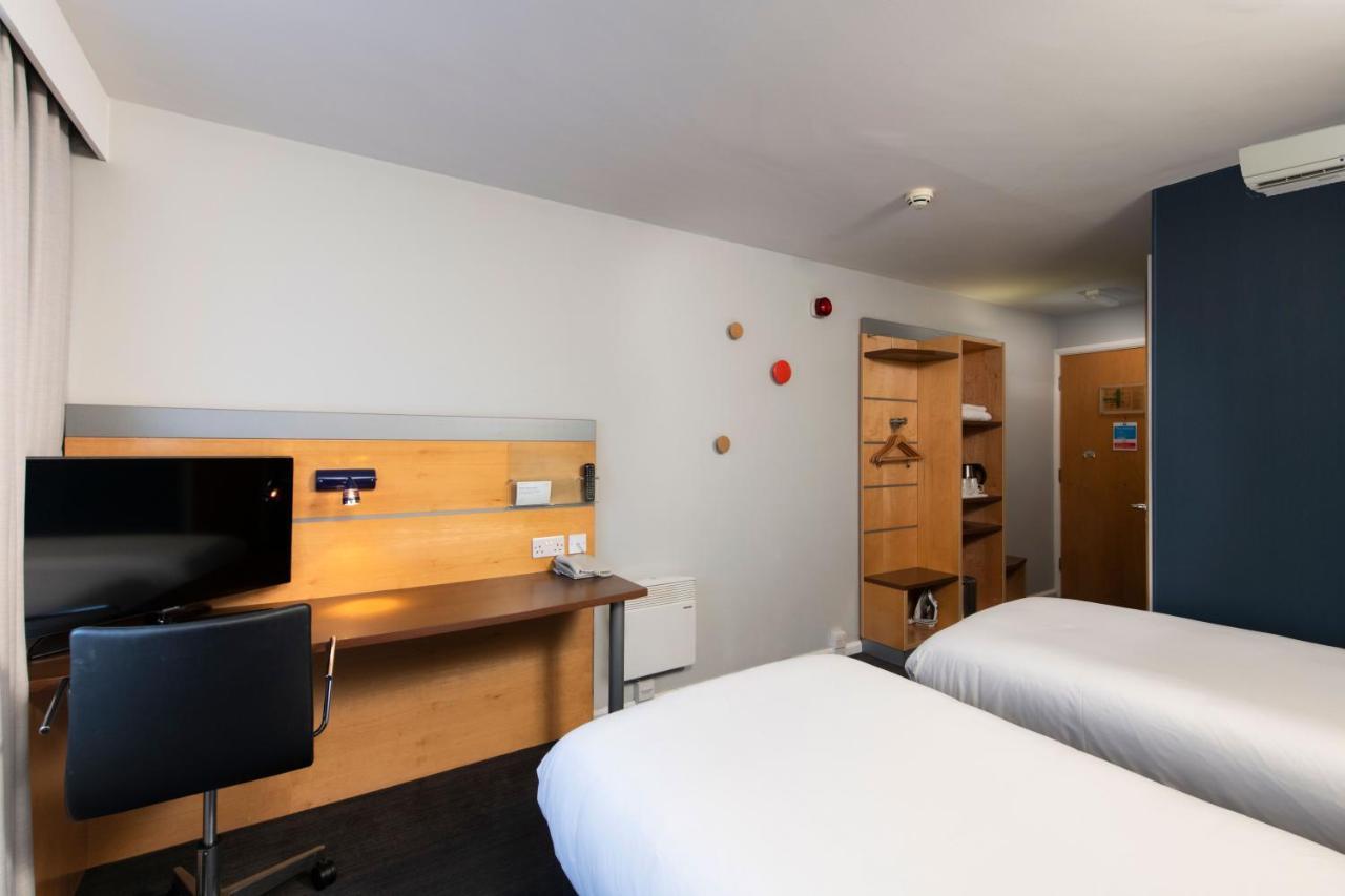 Holiday Inn Express Newcastle City Centre By Ihg Exterior photo