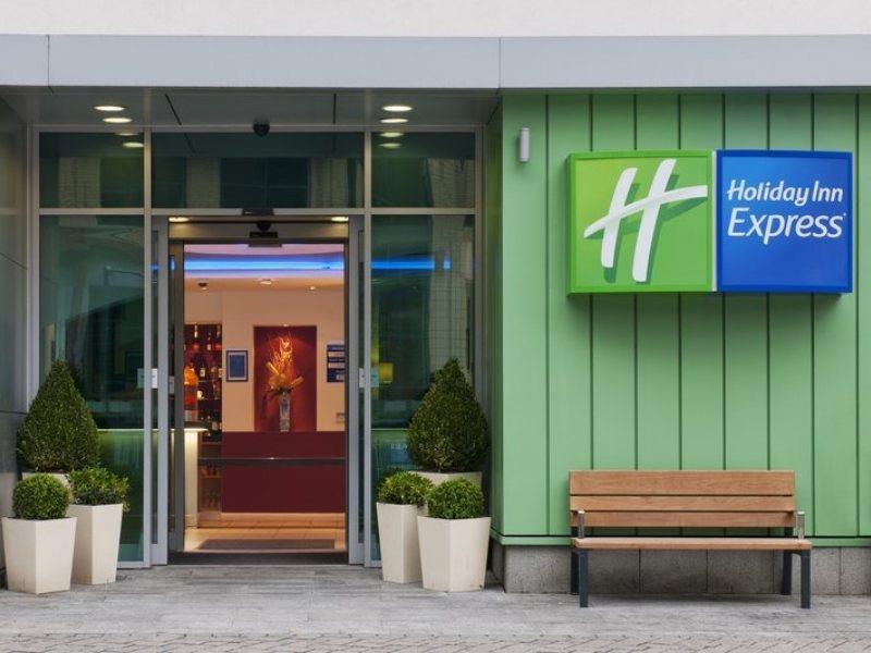 Holiday Inn Express Newcastle City Centre By Ihg Exterior photo