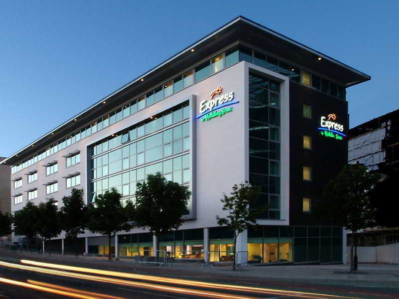 Holiday Inn Express Newcastle City Centre By Ihg Exterior photo